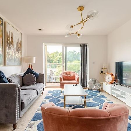 Stylish Station Apartment In Rochester With Free Parking Wainscot Eksteriør bilde