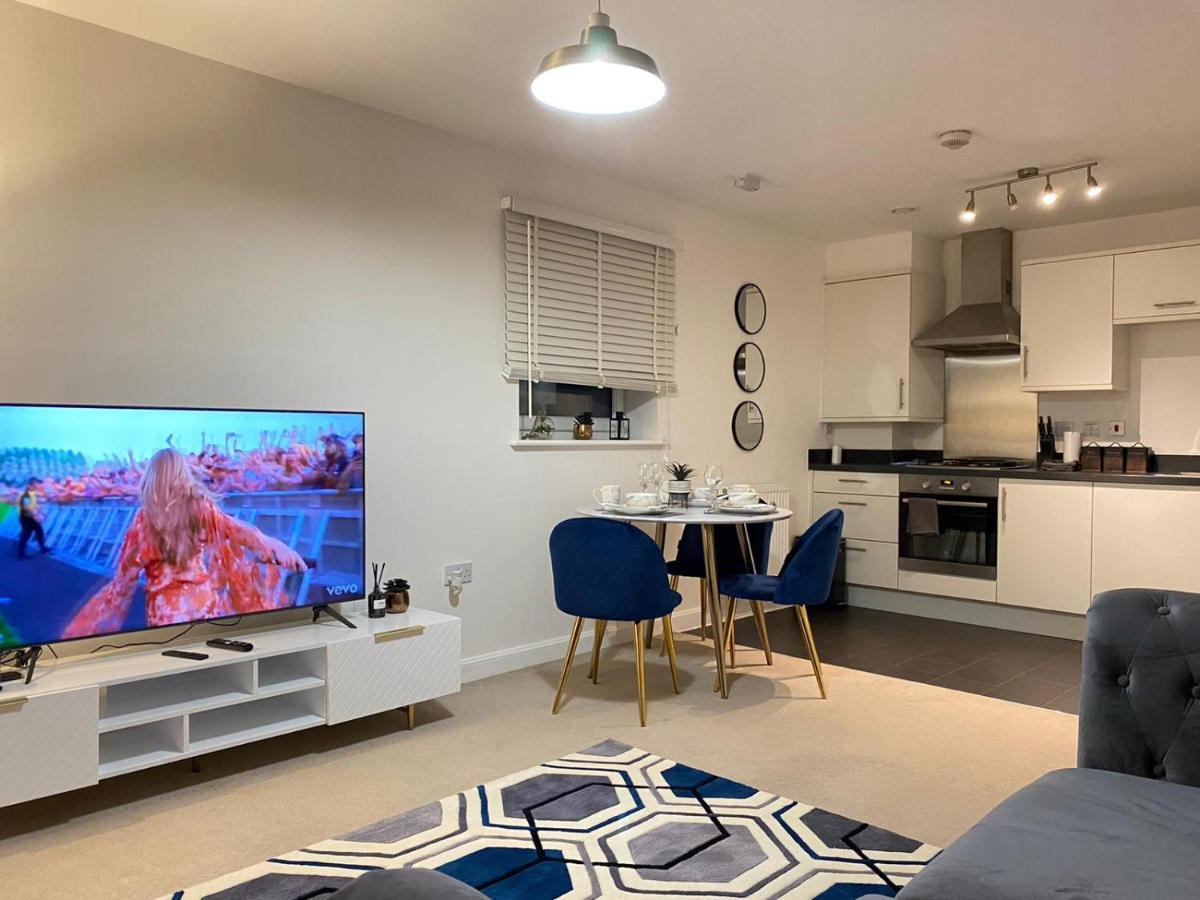 Stylish Station Apartment In Rochester With Free Parking Wainscot Eksteriør bilde