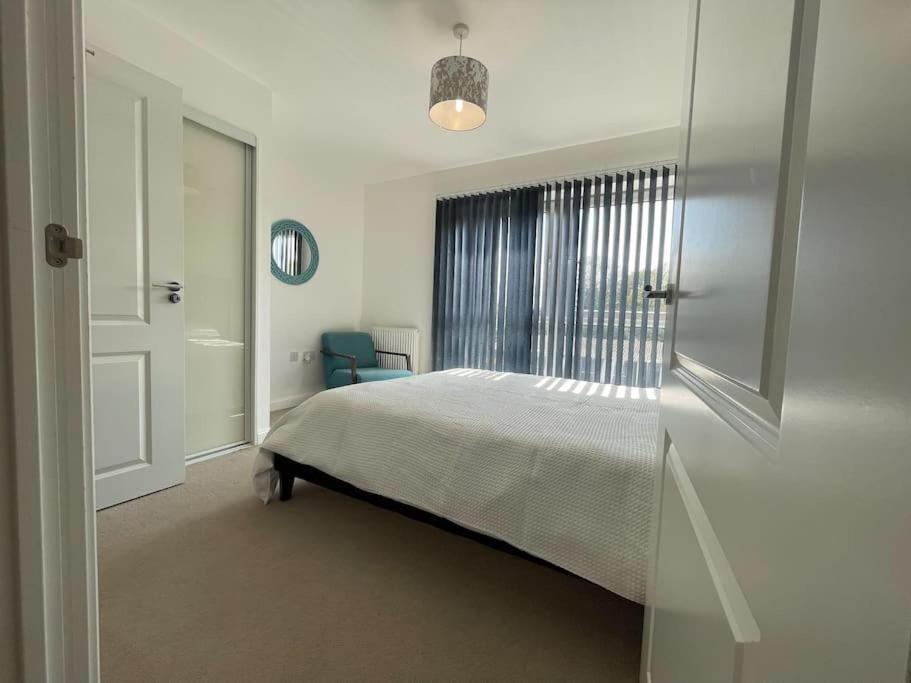 Stylish Station Apartment In Rochester With Free Parking Wainscot Eksteriør bilde